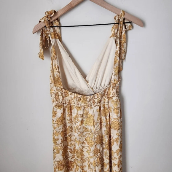NWT Lulu's | Forever Days Cream Floral Jacquard Tie Strap Wide Leg Jumpsuit Sz M - Picture 9 of 13